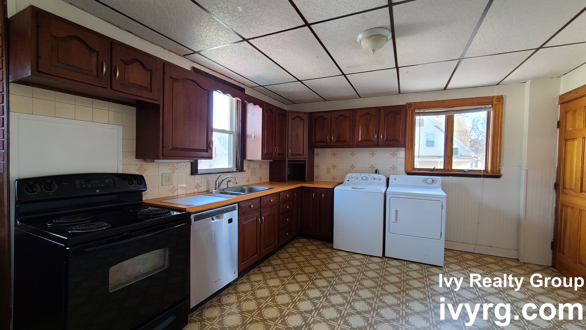 4 bed, 1.5 bath apartment for rent at 34 Bay State Ave Unit 2, Powder House Square — photo 1 of 13