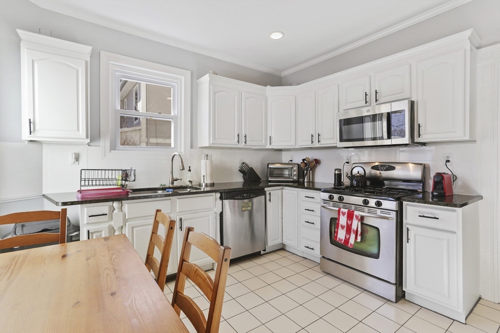 3 bed, 2 bath apartment for rent at 34 Bayard St Unit 34, Allston — photo 13 of 30