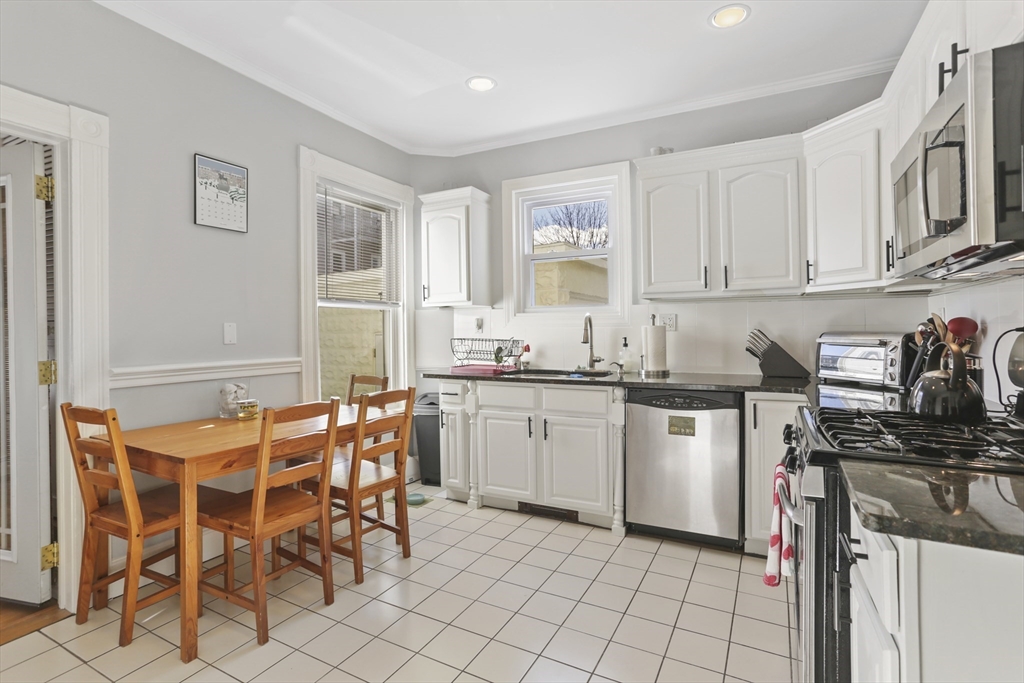 3 bed, 2 bath apartment for rent at 34 Bayard St Unit 34, Allston — photo 12 of 30