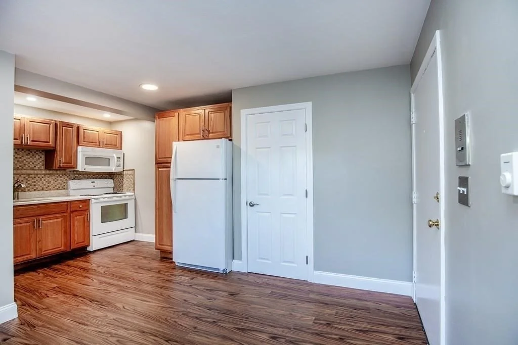 1 bed, 1 bath apartment for rent at 34 Bayview Ter Unit 1, Danvers — photo 2 of 12