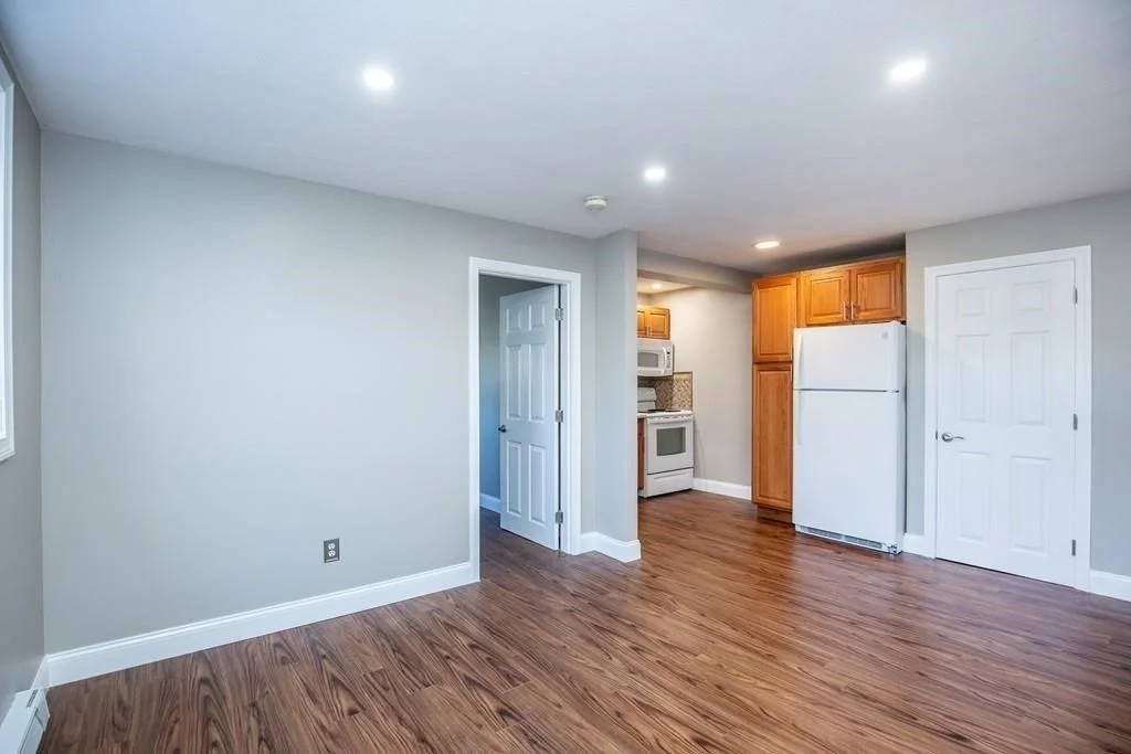 1 bed, 1 bath apartment for rent at 34 Bayview Ter Unit 1, Danvers — photo 5 of 12