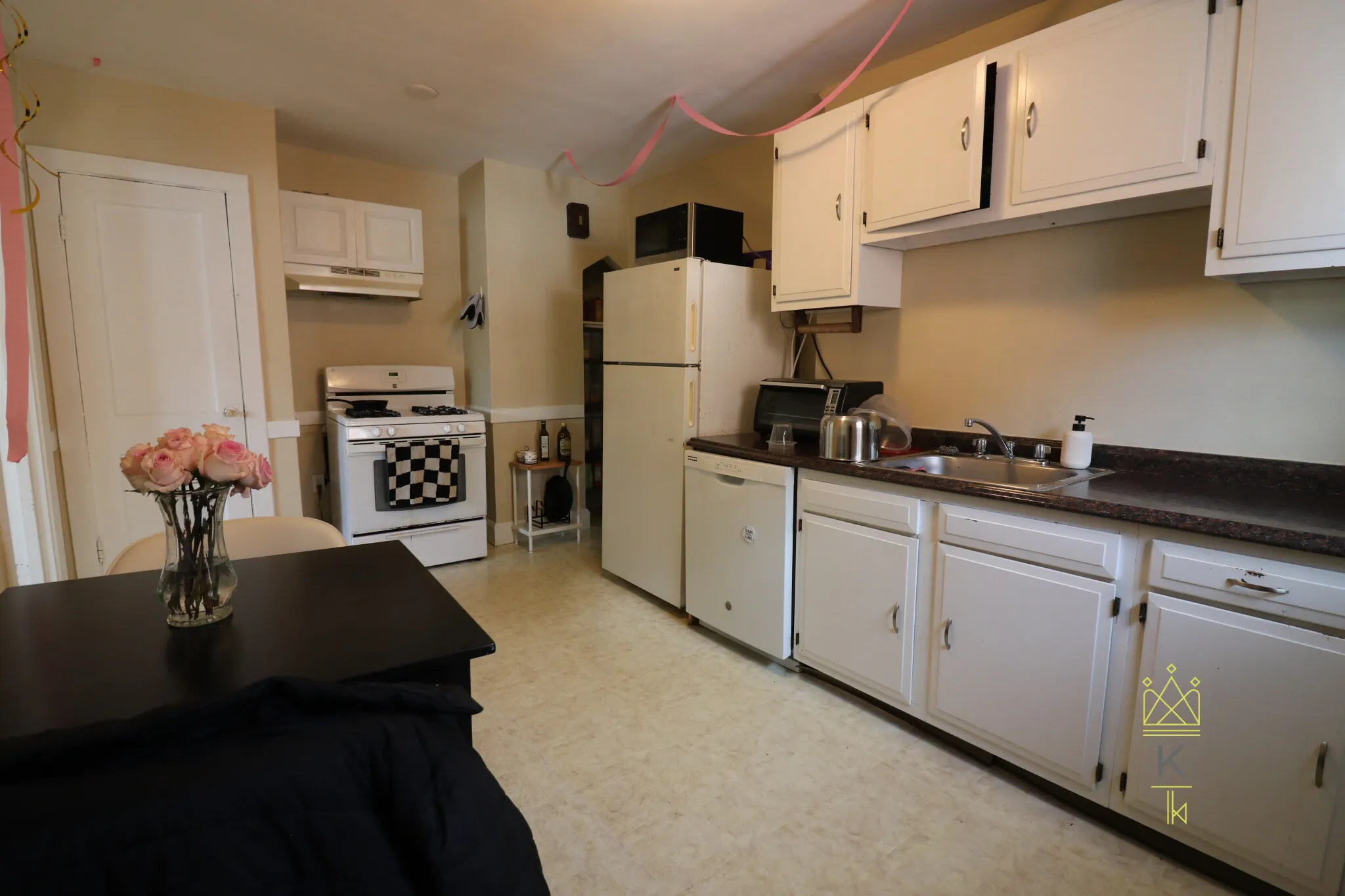 1 bed, 1 bath apartment for rent at 34 Beechcroft St Unit 2, Oak Square — photo 5 of 13
