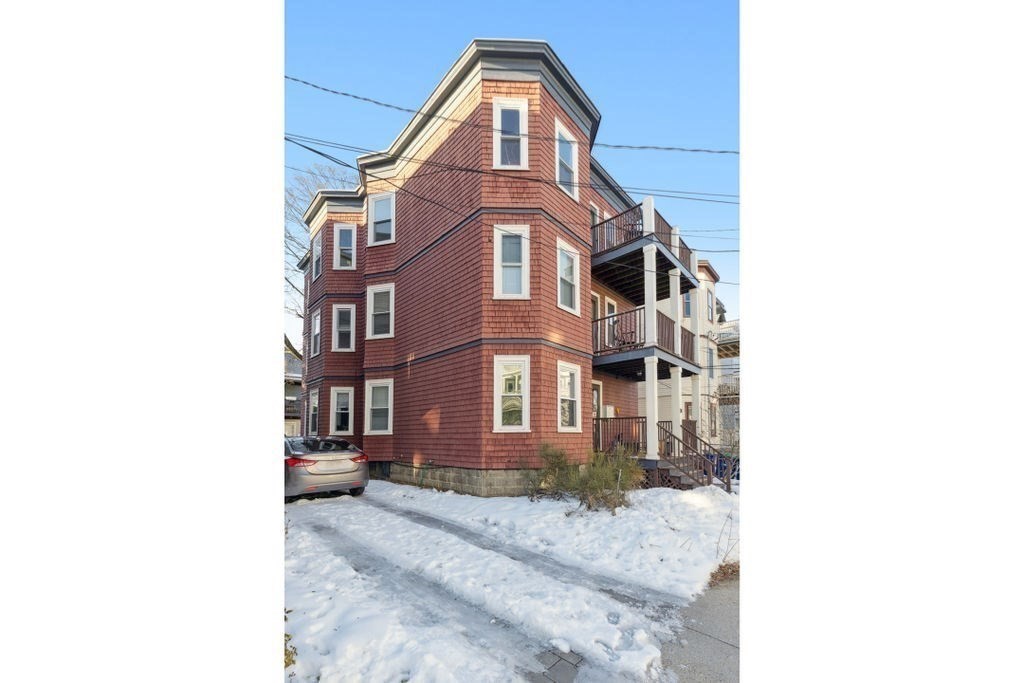 3 bed, 1 bath apartment for rent at 34 Belknap St Unit 1, Tufts University — photo 8 of 9
