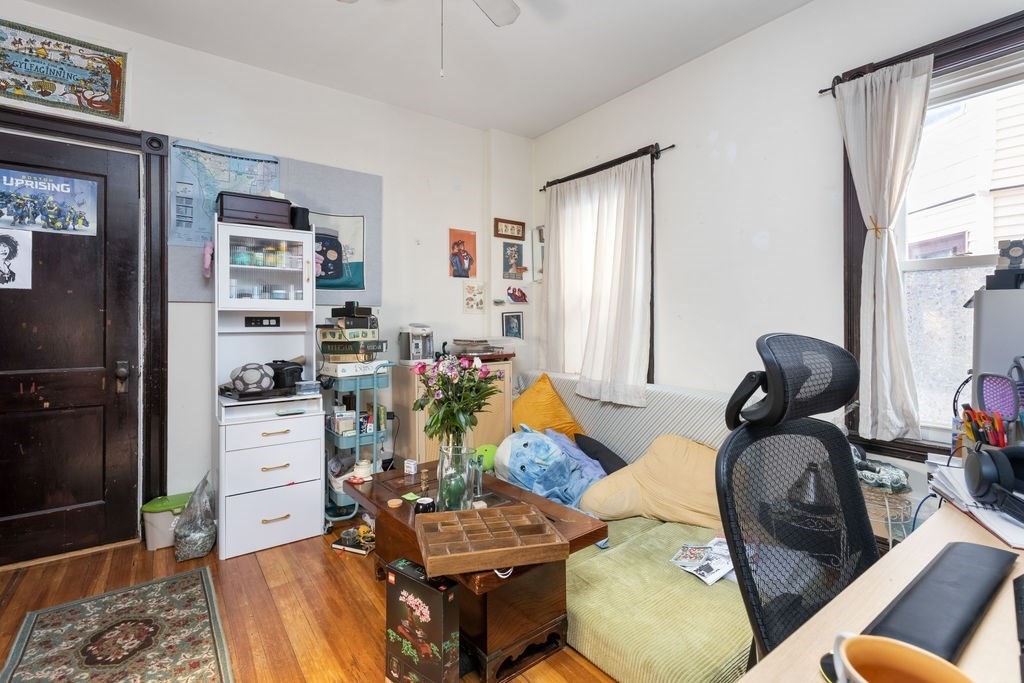 3 bed, 1 bath apartment for rent at 34 Belknap St Unit 1, Tufts University — photo 4 of 9