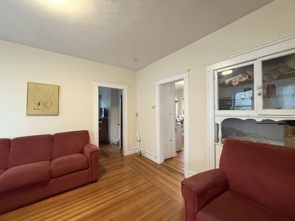3 bed, 1 bath apartment for rent at 34 Belknap St Unit 2, Tufts University — photo 12 of 20