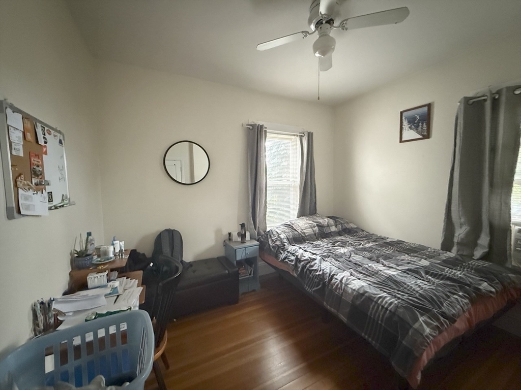3 bed, 1 bath apartment for rent at 34 Belknap St Unit 2, Tufts University — photo 15 of 20