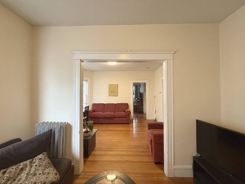 3 bed, 1 bath apartment for rent at 34 Belknap St Unit 2, Tufts University — photo 10 of 20