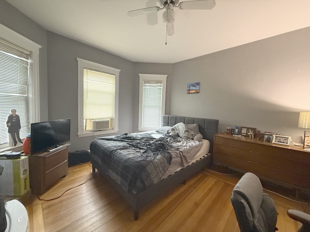 3 bed, 1 bath apartment for rent at 34 Belknap St Unit 2, Tufts University — photo 19 of 20