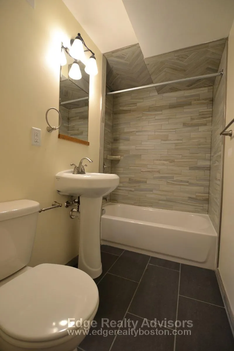 3 bed, 3.5 bath apartment for rent at 34 Bentley St Unit 1, Brighton — photo 9 of 9