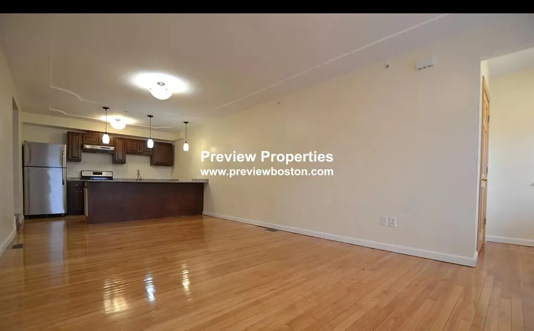 3 bed, 3.5 bath apartment for rent at 34 Bentley St Unit 1P, Brighton — photo 3 of 12