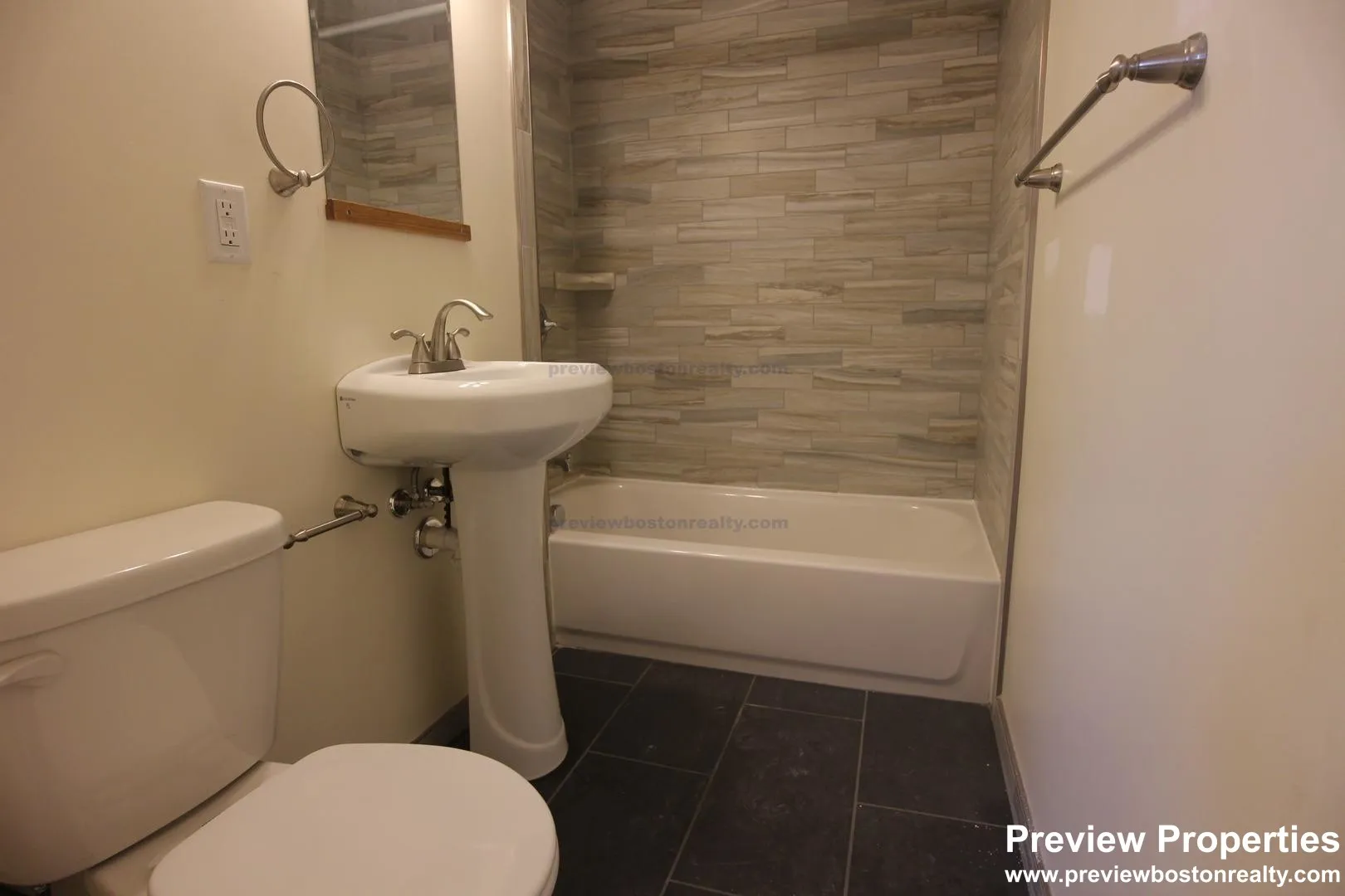 3 bed, 3.5 bath apartment for rent at 34 Bentley St Unit 1P, Brighton — photo 6 of 12