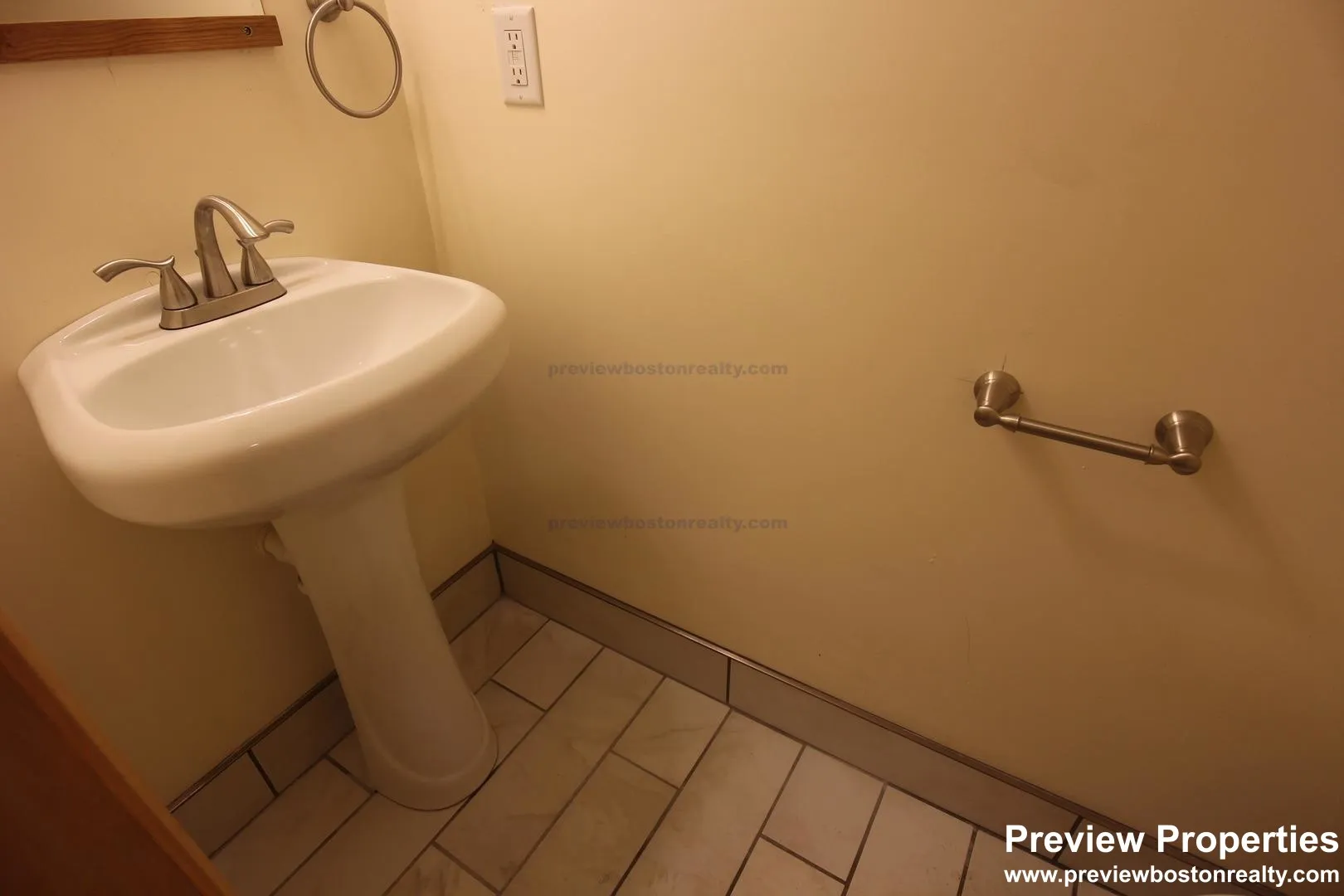 3 bed, 3.5 bath apartment for rent at 34 Bentley St Unit 1P, Brighton — photo 7 of 12