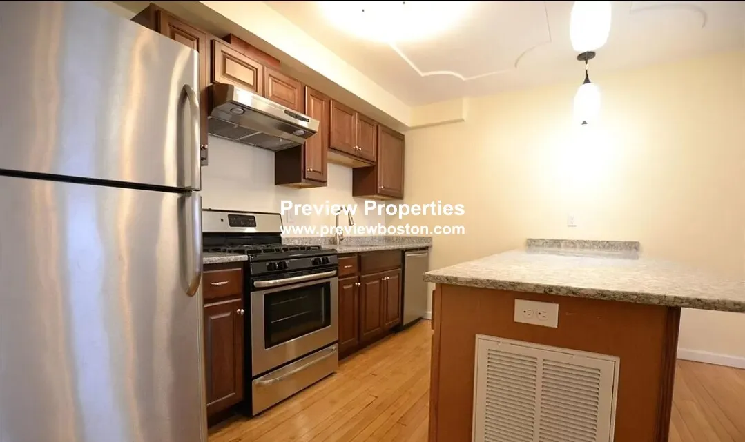 3 bed, 3.5 bath apartment for rent at 34 Bentley St Unit 1P, Brighton