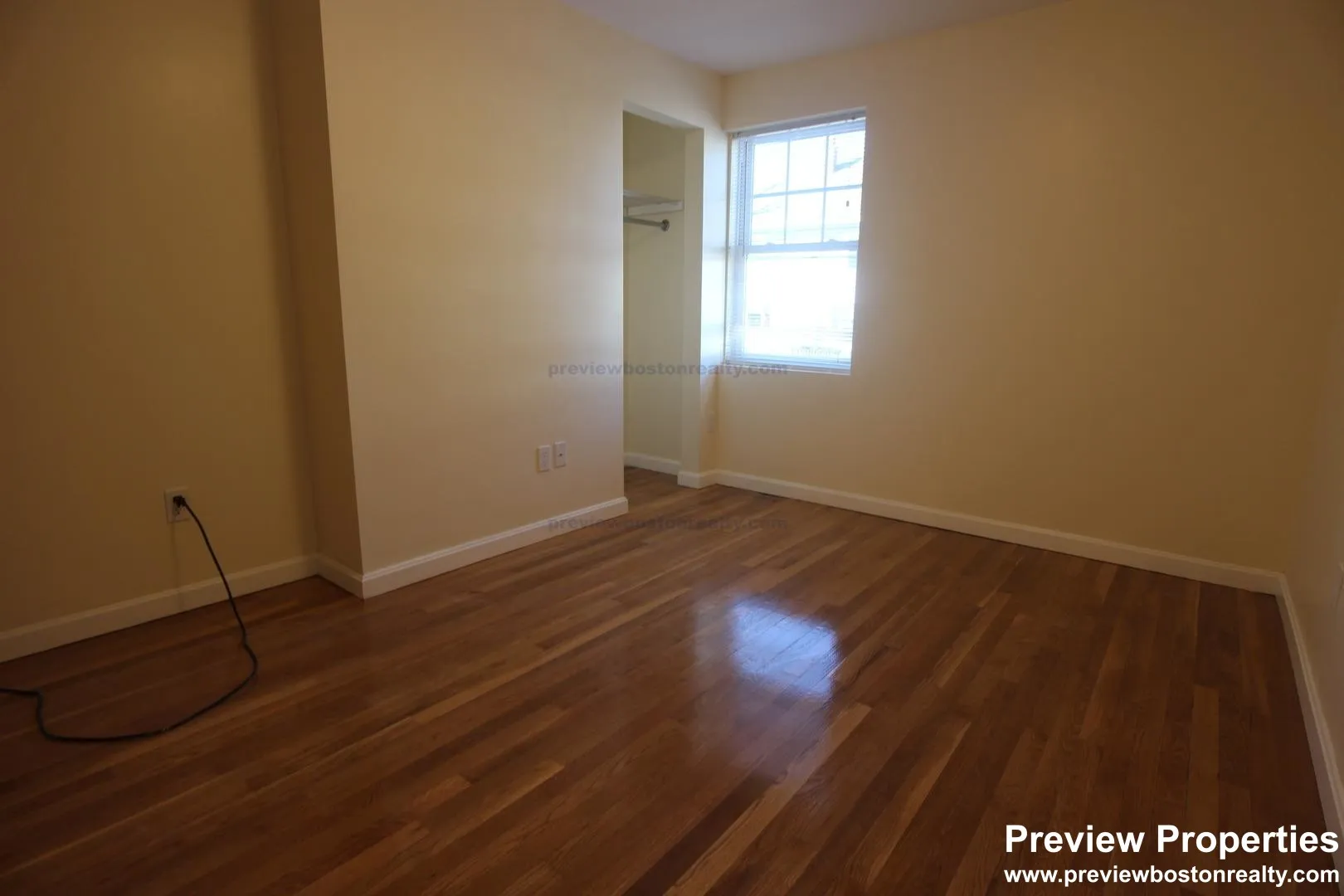 3 bed, 3.5 bath apartment for rent at 34 Bentley St Unit 1P, Brighton — photo 4 of 12