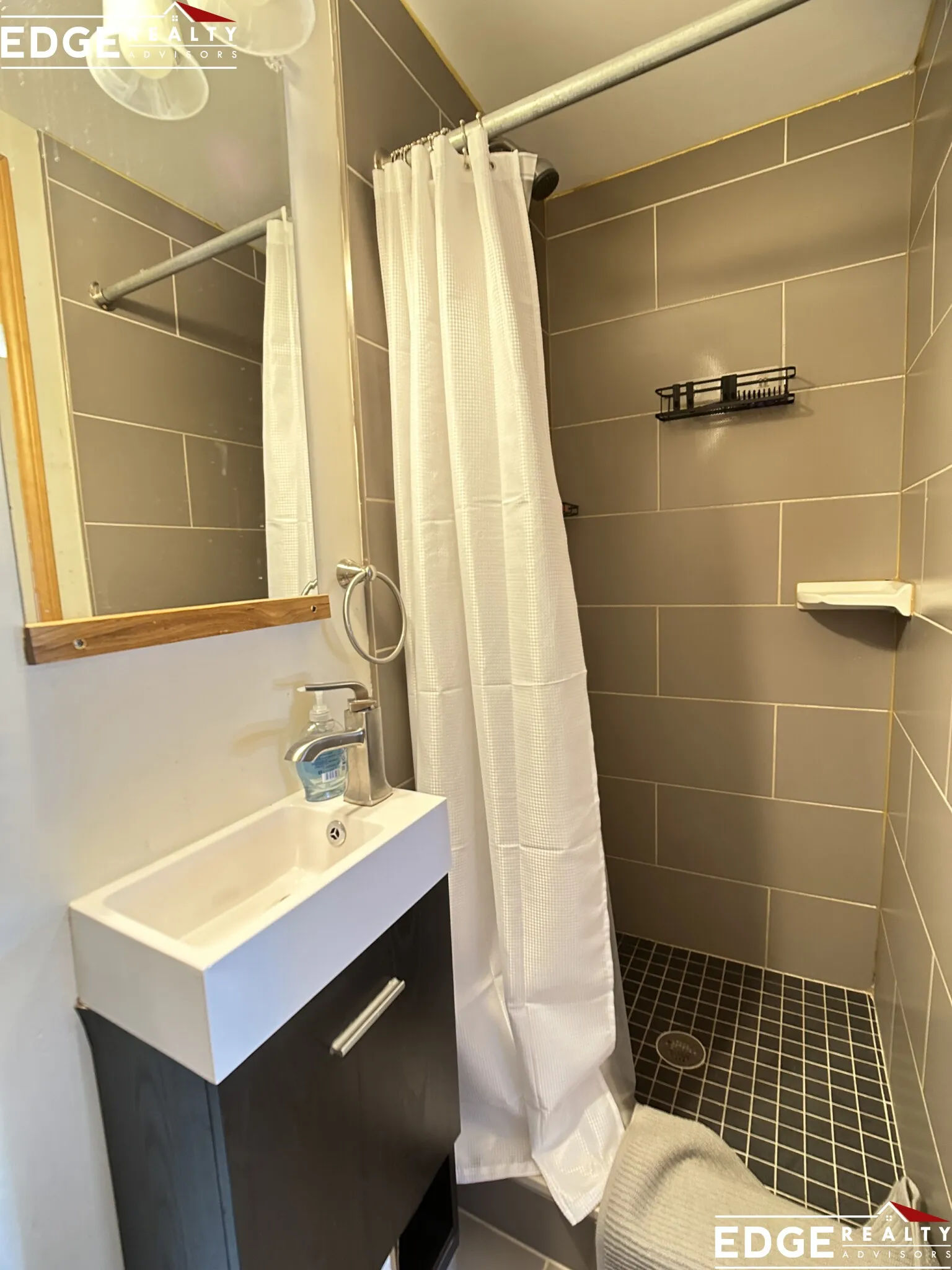 3 bed, 3.5 bath apartment for rent at 34 Bentley St Unit 2, Brighton — photo 9 of 9