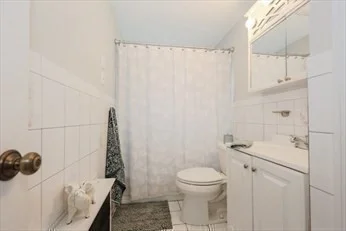 4 bed, 2 bath apartment for rent at 34 Brookline Ave, Hull — photo 14 of 18