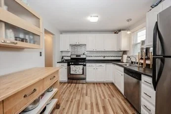 4 bed, 2 bath apartment for rent at 34 Brookline Ave, Hull — photo 10 of 18