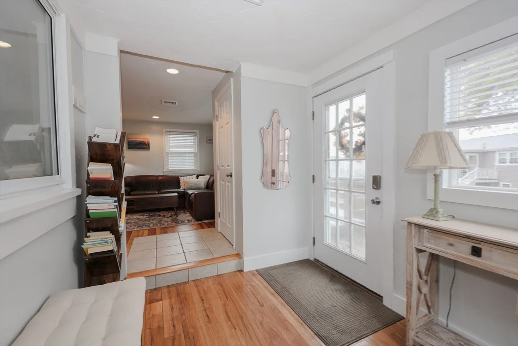 2 bed, 1 bath apartment for rent at 34 Brookline Ave Unit 2, Hull — photo 5 of 18