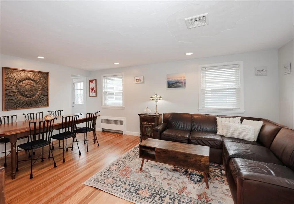 2 bed, 1 bath apartment for rent at 34 Brookline Ave Unit 2, Hull — photo 9 of 18