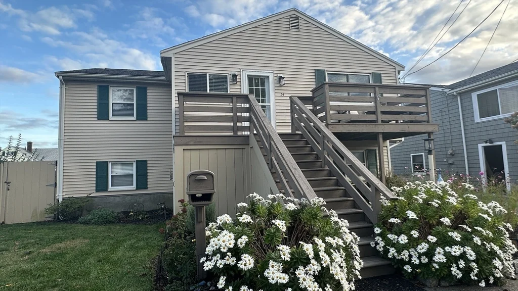 2 bed, 1 bath apartment for rent at 34 Brookline Ave Unit 2, Hull — photo 1 of 18