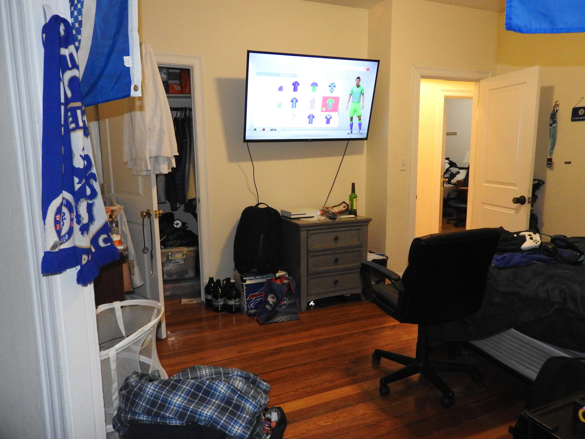 4 bed, 1 bath apartment for rent at 34 Calumet St Unit 1, Mission Hill — photo 3 of 17