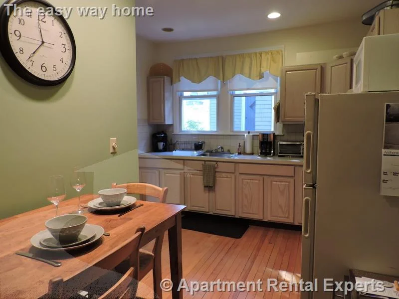 1 bed, 1 bath apartment for rent at 34 Chatham St Unit 2R, Mid Cambridge — photo 6 of 8