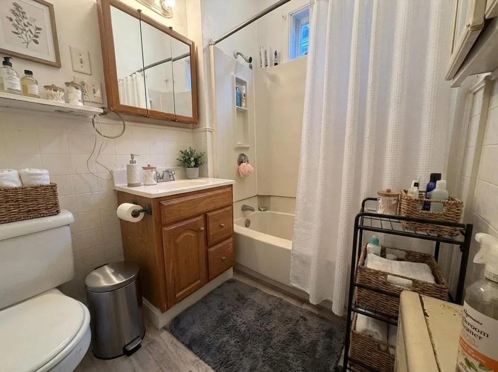 5 bed, 2 bath apartment for rent at 34 Cherokee Unit 3, Mission Hill — photo 4 of 14