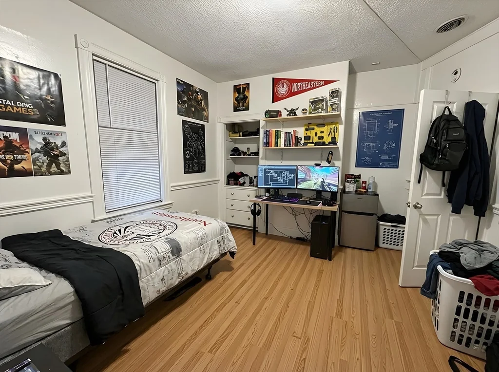 5 bed, 2 bath apartment for rent at 34 Cherokee Unit 3, Mission Hill — photo 10 of 14