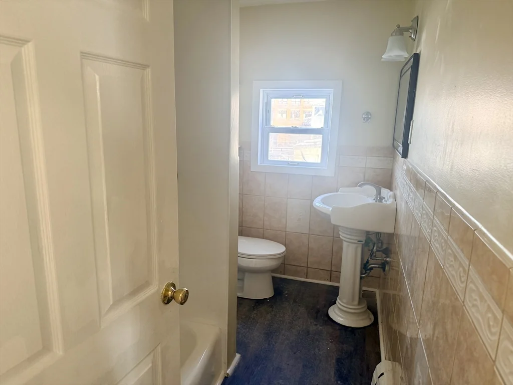3 bed, 1 bath apartment for rent at 34 Cherry St Unit 2, Brockton — photo 7 of 7