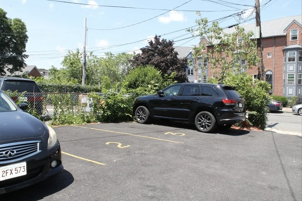 5 bed, 1 bath apartment for rent at 34 Circuit St Unit 1, Roxbury — photo 13 of 13