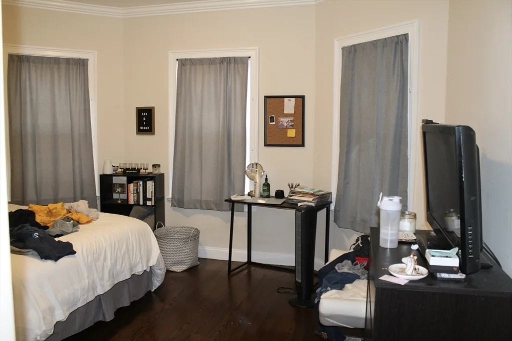2 bed, 2 bath apartment for rent at 34 Circuit St Unit B, Roxbury — photo 4 of 5