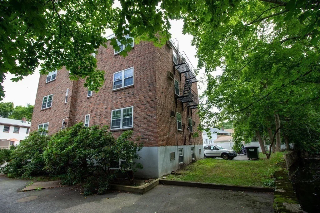 Studio bed, 1 bath apartment for rent at 34 Clark St Unit 10, Arlington — photo 6 of 6