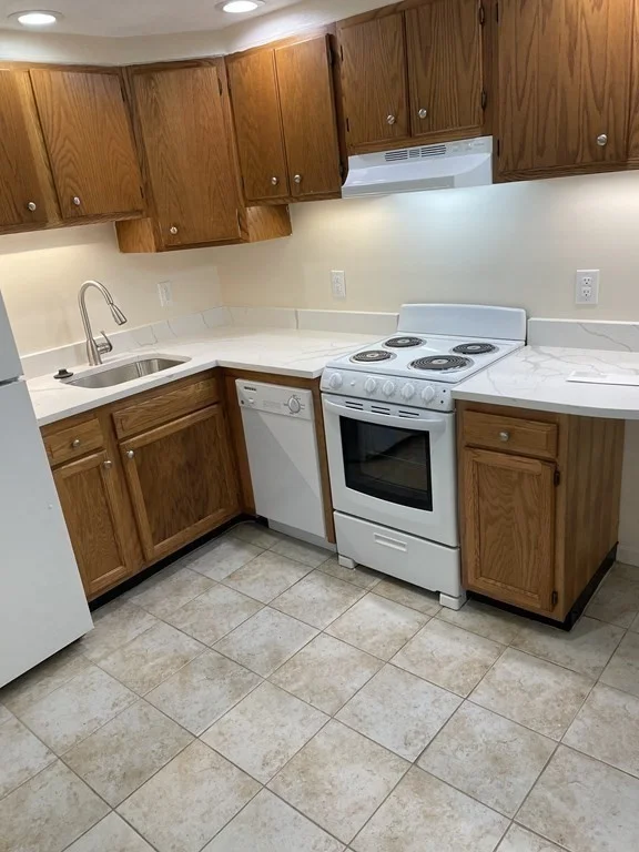 Studio bed, 1 bath apartment for rent at 34 Clark St Unit 2, Arlington Heights — photo 6 of 10