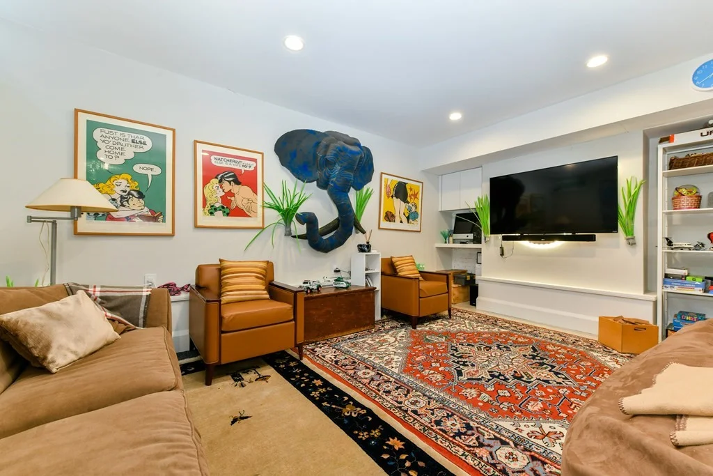 4 bed, 2 bath apartment for rent at 34 Coolidge Hill Rd, Coolidge Hill — photo 21 of 24