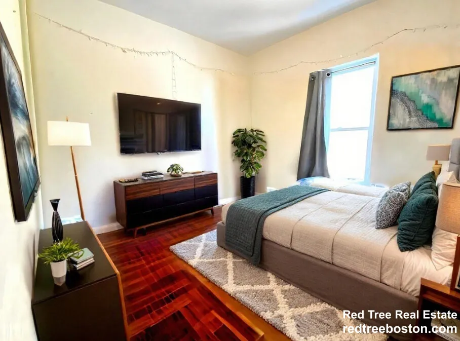 4 bed, 1 bath apartment for rent at 34 Darling St Unit 3, Mission Hill — photo 5 of 7