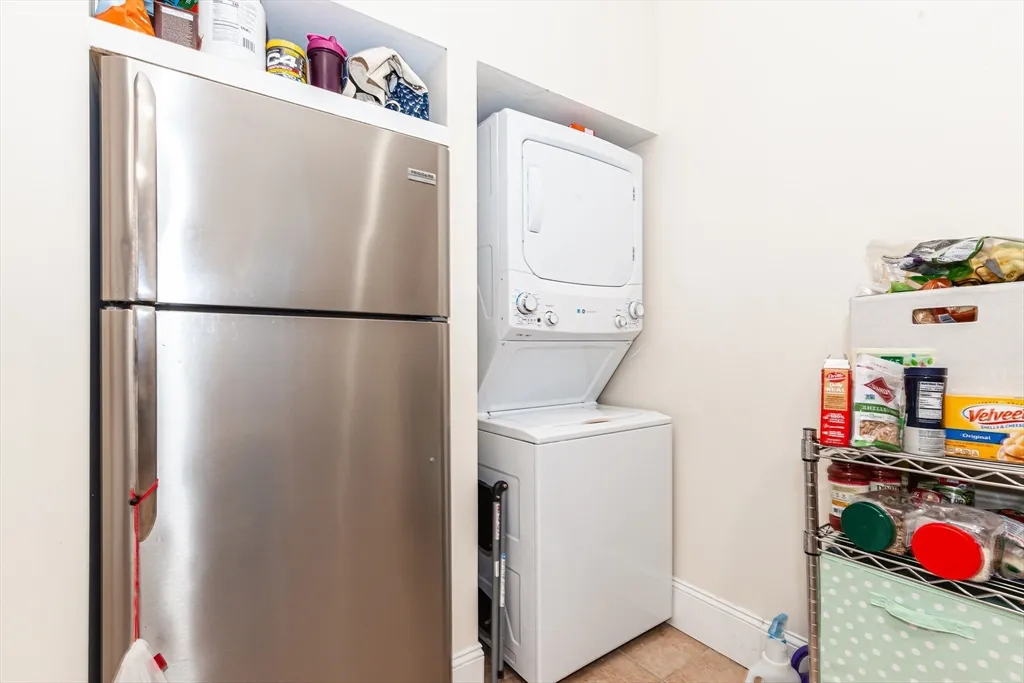 3 bed, 1 bath apartment for rent at 34 Delle Ave Unit 1, Mission Hill — photo 3 of 13