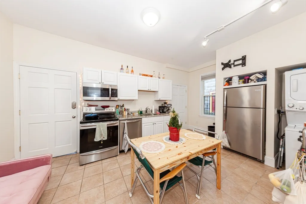 3 bed, 1 bath apartment for rent at 34 Delle Ave Unit 1, Mission Hill — photo 2 of 13