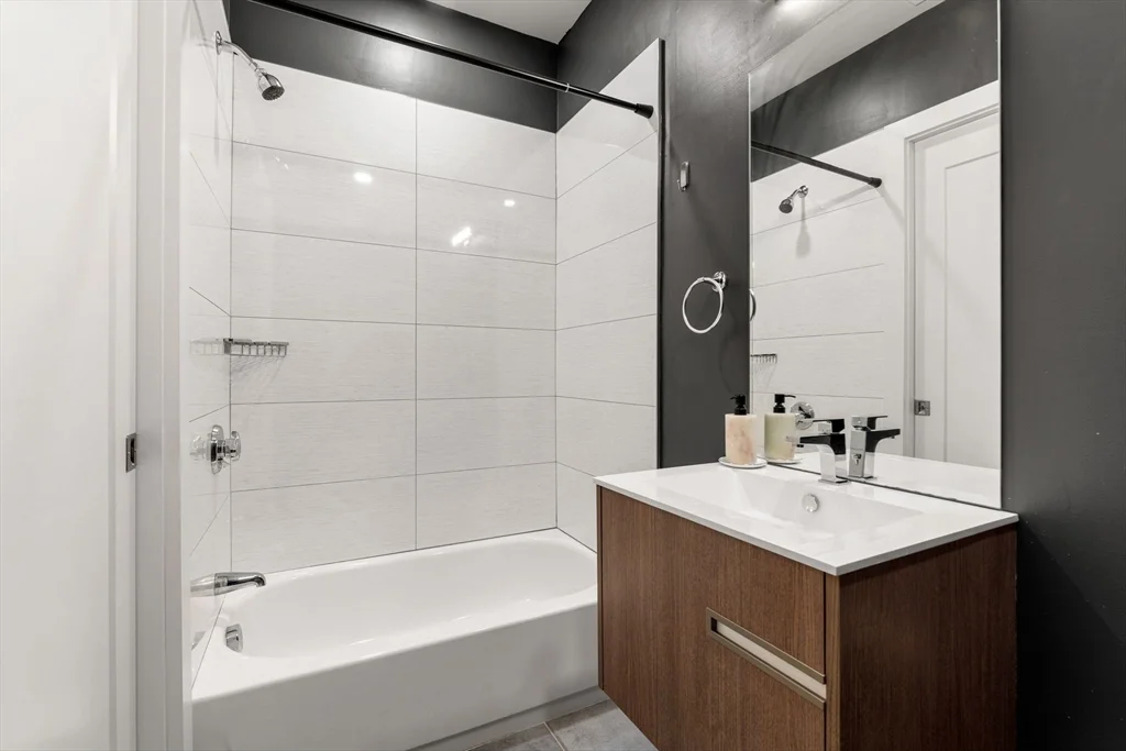 3 bed, 2 bath apartment for rent at 34 Dix St Unit 5, Dorchester — photo 12 of 32