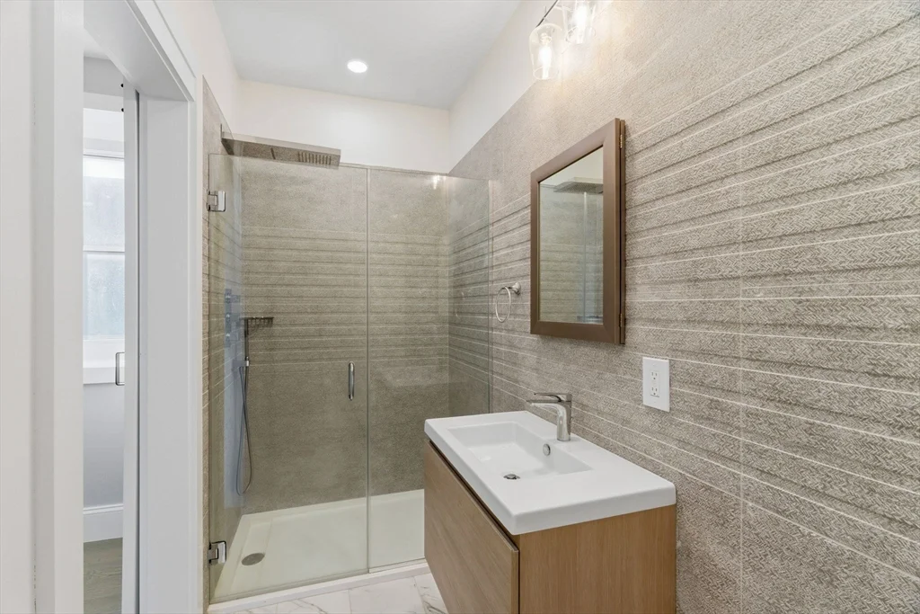 3 bed, 2 bath apartment for rent at 34 Dix St Unit 5, Dorchester — photo 16 of 32