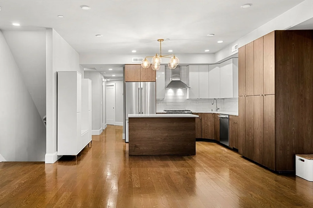 3 bed, 2 bath apartment for rent at 34 Dix St Unit 5, Dorchester — photo 8 of 32