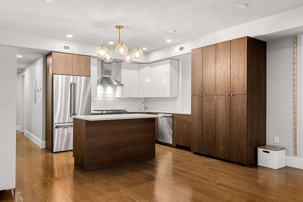 3 bed, 2 bath apartment for rent at 34 Dix St Unit 5, Dorchester — photo 7 of 32