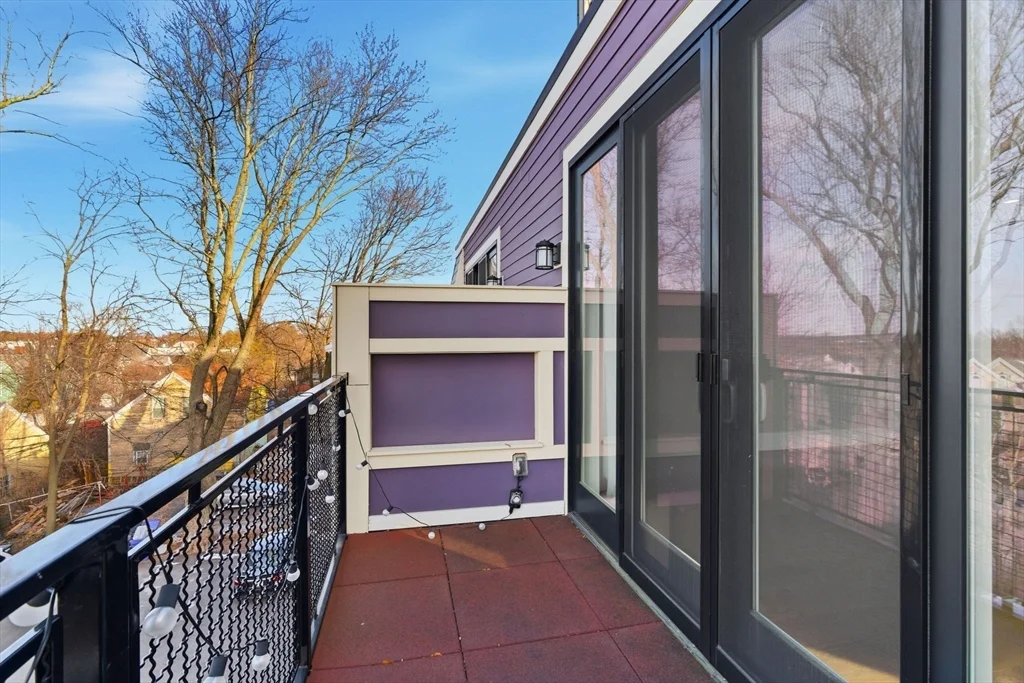 3 bed, 2 bath apartment for rent at 34 Dix St Unit 5, Dorchester — photo 4 of 32