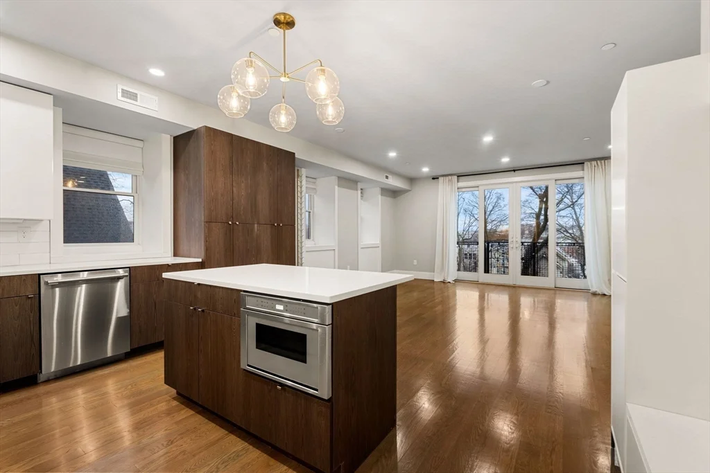 3 bed, 2 bath apartment for rent at 34 Dix St Unit 5, Dorchester — photo 1 of 32