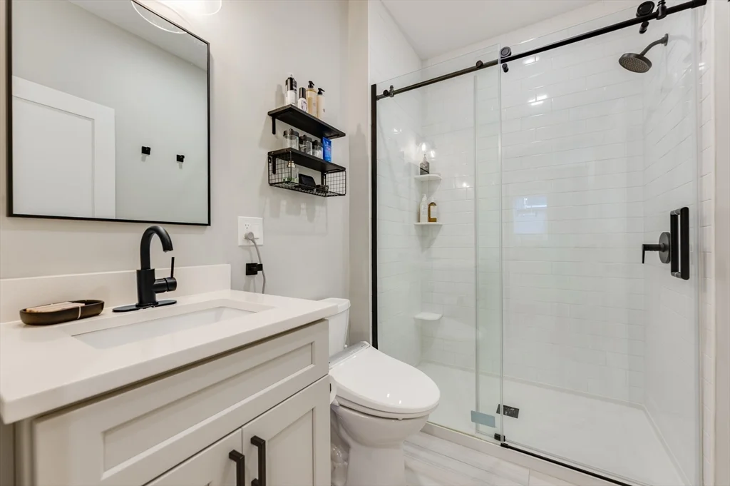 3 bed, 2 bath apartment for rent at 34 Dorset Unit 1, Dorchester — photo 10 of 14