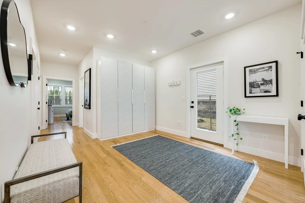 3 bed, 2 bath apartment for rent at 34 Dorset Unit 1, Dorchester — photo 5 of 14