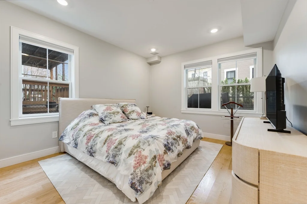 3 bed, 2 bath apartment for rent at 34 Dorset Unit 1, Dorchester — photo 9 of 14