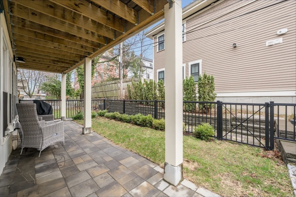 3 bed, 2 bath apartment for rent at 34 Dorset Unit 1, Dorchester — photo 13 of 14
