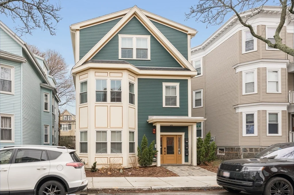 3 bed, 2 bath apartment for rent at 34 Dorset Unit 1, Dorchester — photo 12 of 14