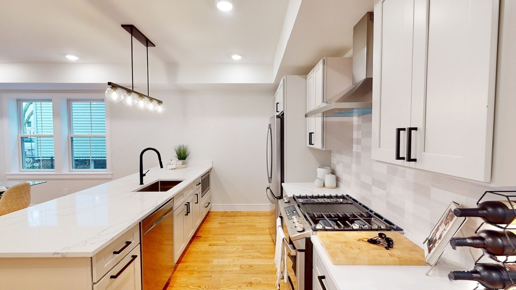 4 bed, 2 bath apartment for rent at 34 Dorset Unit 2, Dorchester — photo 7 of 23