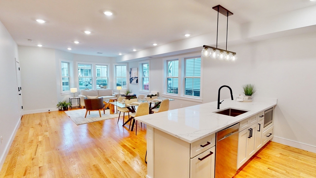 4 bed, 2 bath apartment for rent at 34 Dorset Unit 2, Dorchester — photo 2 of 23